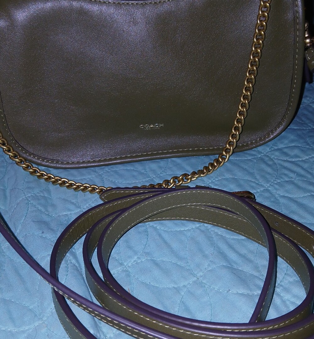 Coach Olive Waverly Shoulder Bag with Gold Chain - Picture 2 of 6